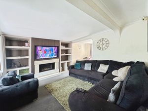Lounge- click for photo gallery